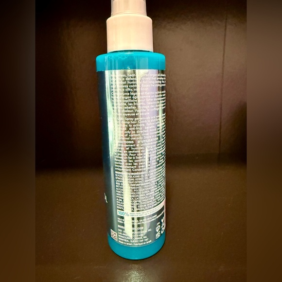 NEW 🆕 Moroccanoil Frizz Shield Styling Spray🩵5.4 ounces🎀. NEVER OPENED 🪷 - Picture 5 of 12